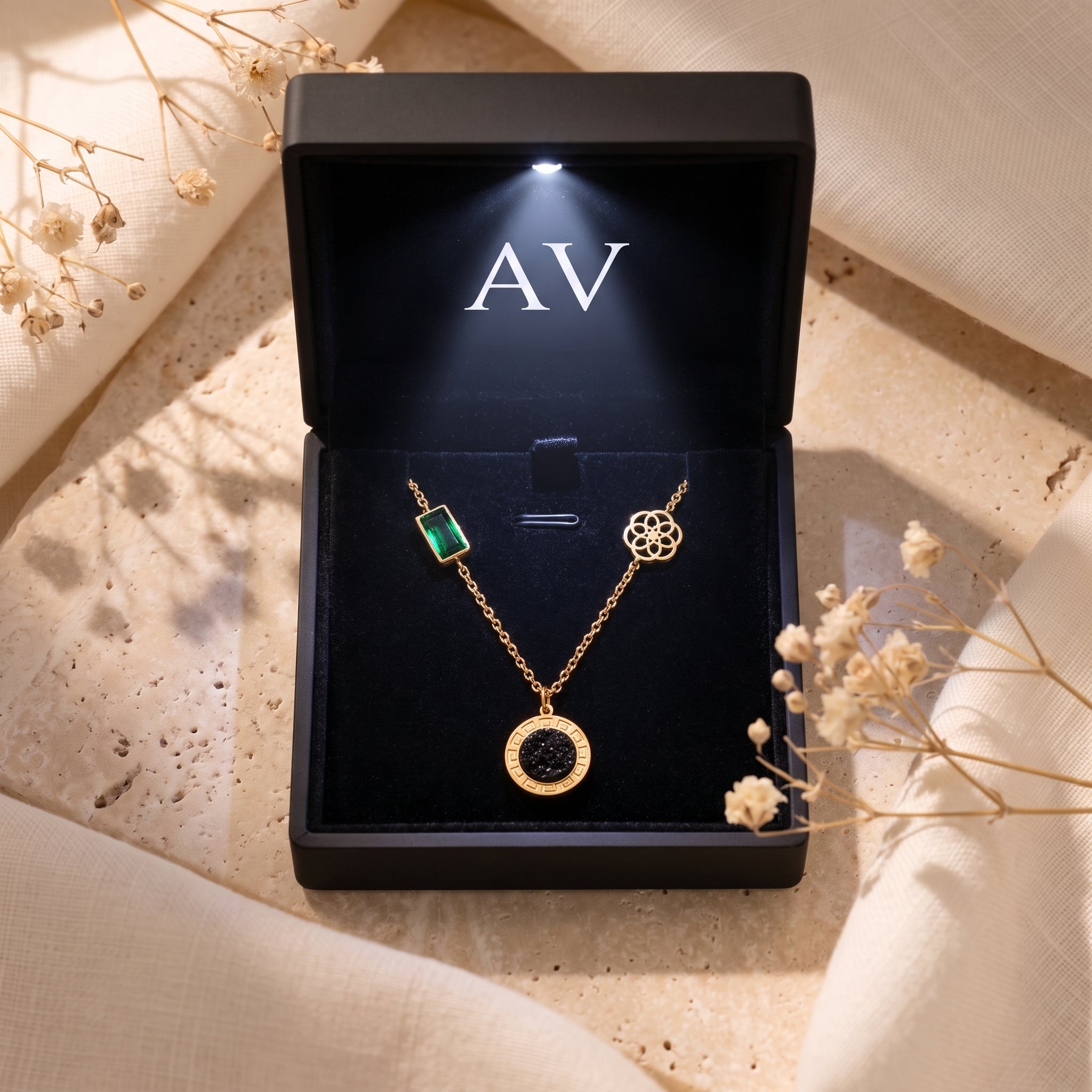 YLQ49159-NECKLACE - Premium LED Gift Box Presentation