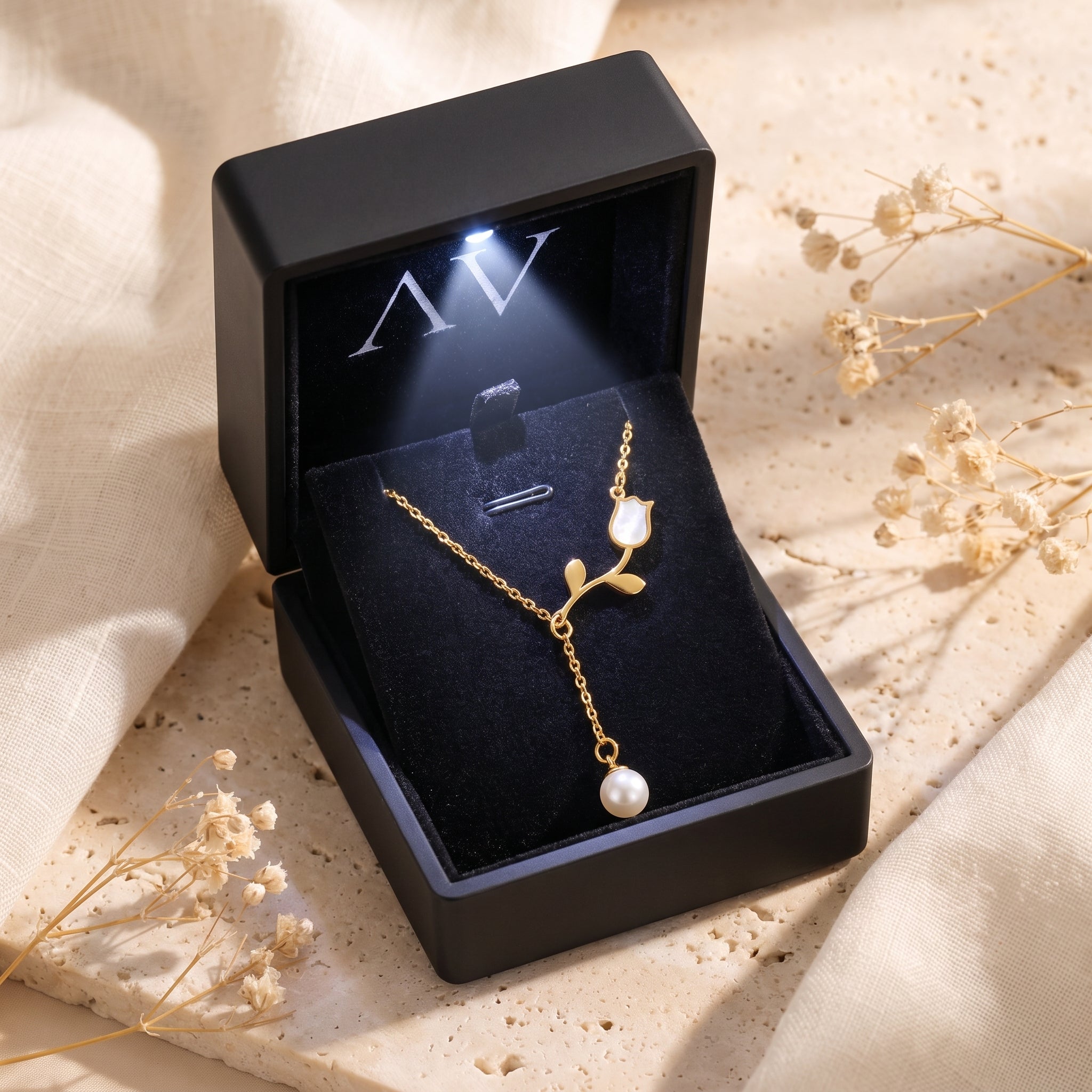 YLQ49162-NECKLACE - Premium LED Gift Box Presentation