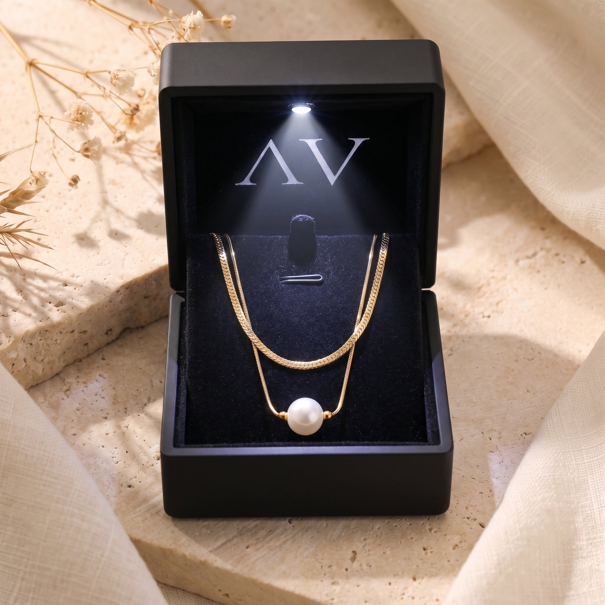 YLQ49169-NECKLACE - Premium LED Gift Box Presentation