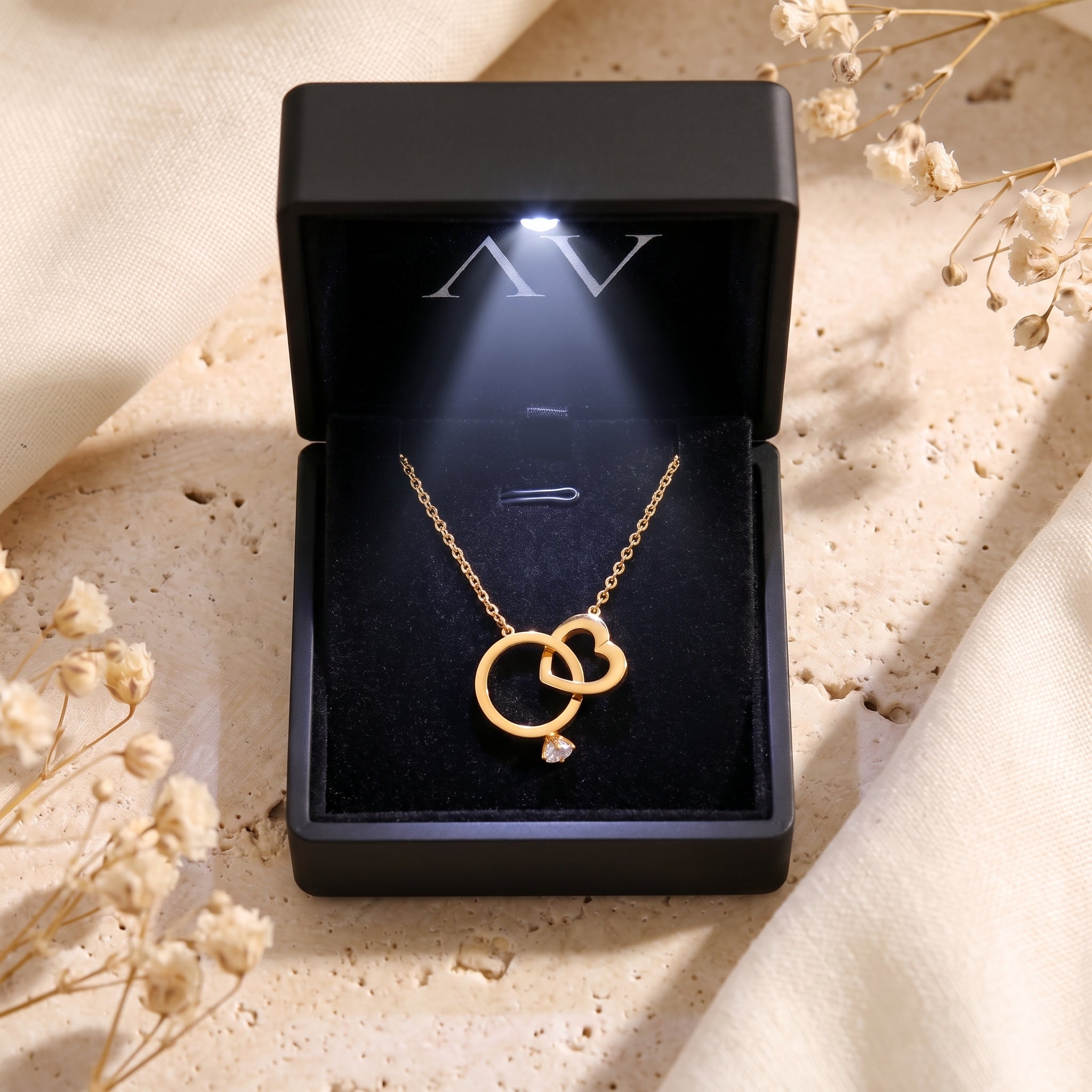 YLQ49179-NECKLACE - Premium LED Gift Box Presentation