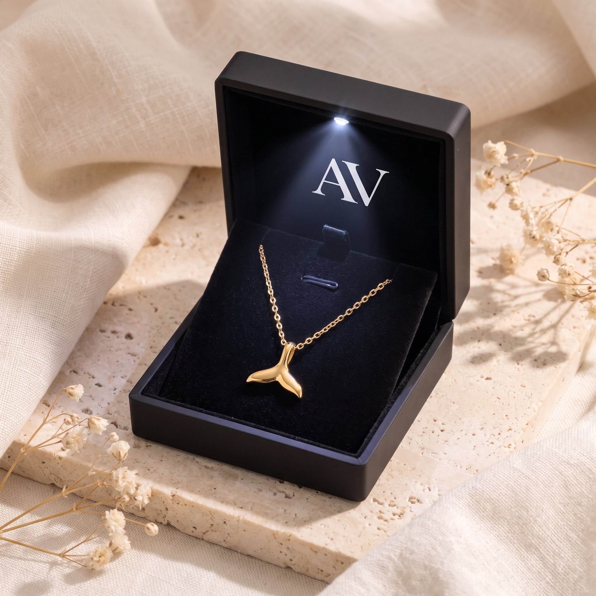 YLQ49203-NECKLACE - Premium LED Gift Box Presentation