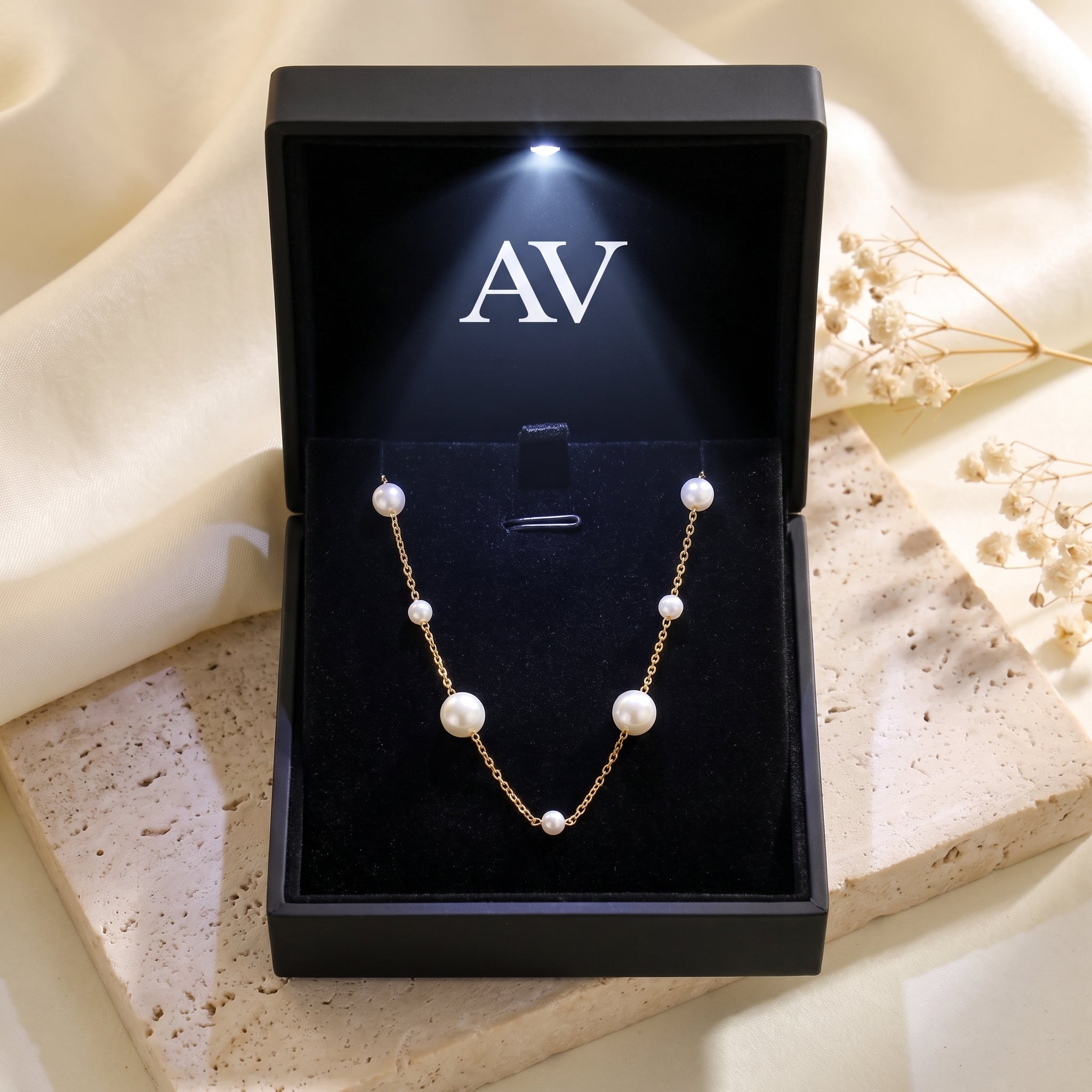 YLQ49204-NECKLACE - Premium LED Gift Box Presentation