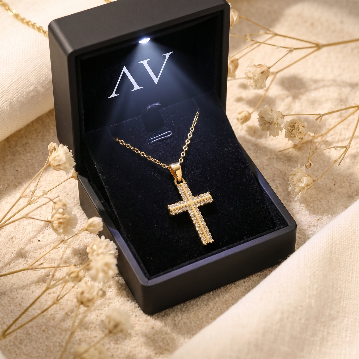 YLQ49573-cross necklace - Premium LED Gift Box Presentation