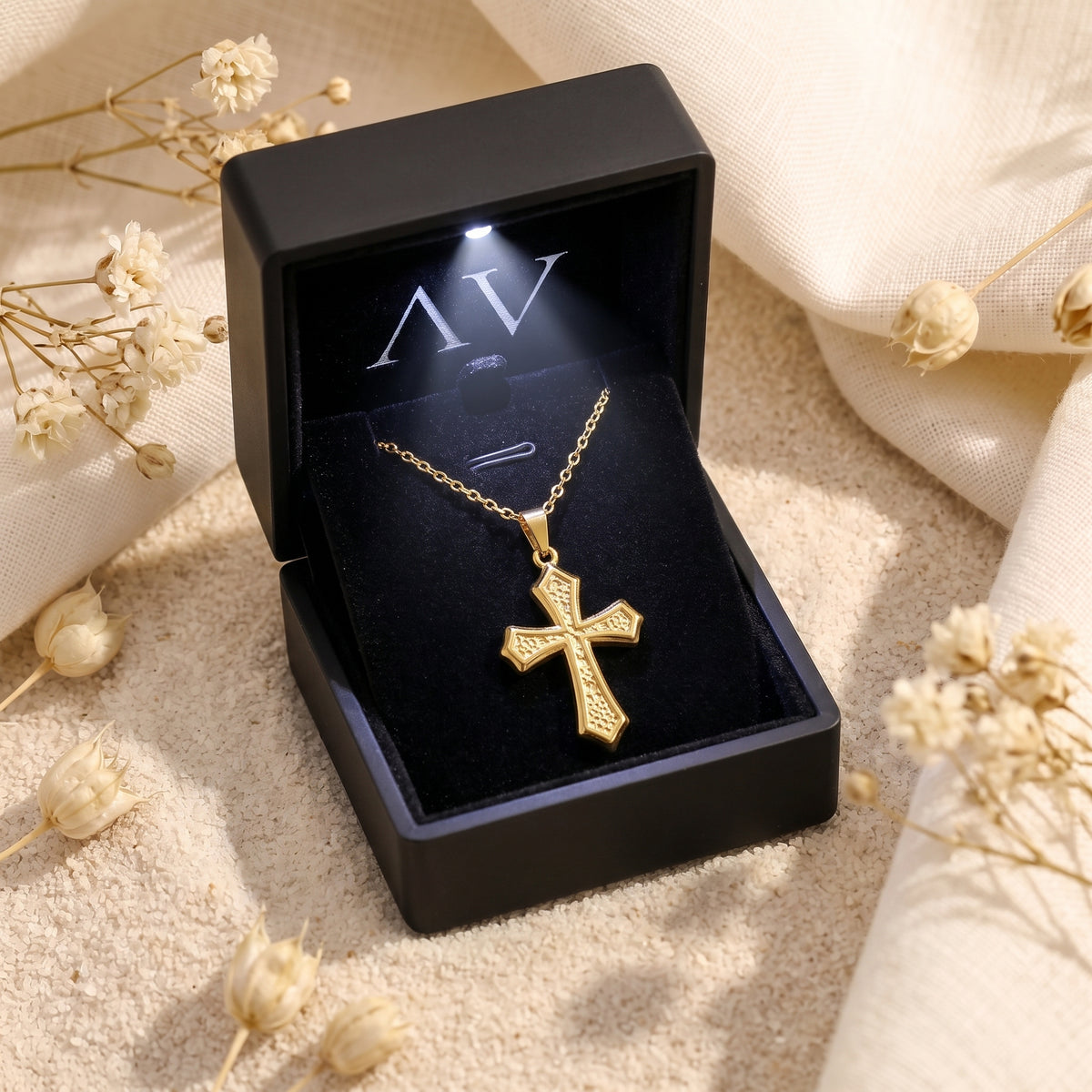 YLQ49597-cross necklace - Premium LED Gift Box Presentation