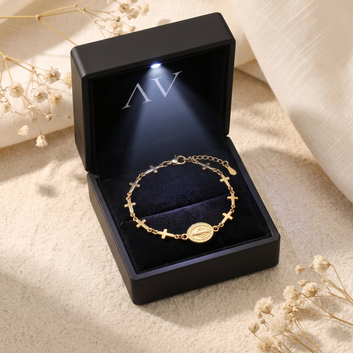 YLQ49608-bracelet - Premium LED Gift Box Presentation