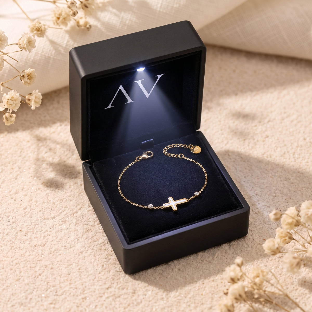 YLQ49615-bracelet - Premium LED Gift Box Presentation
