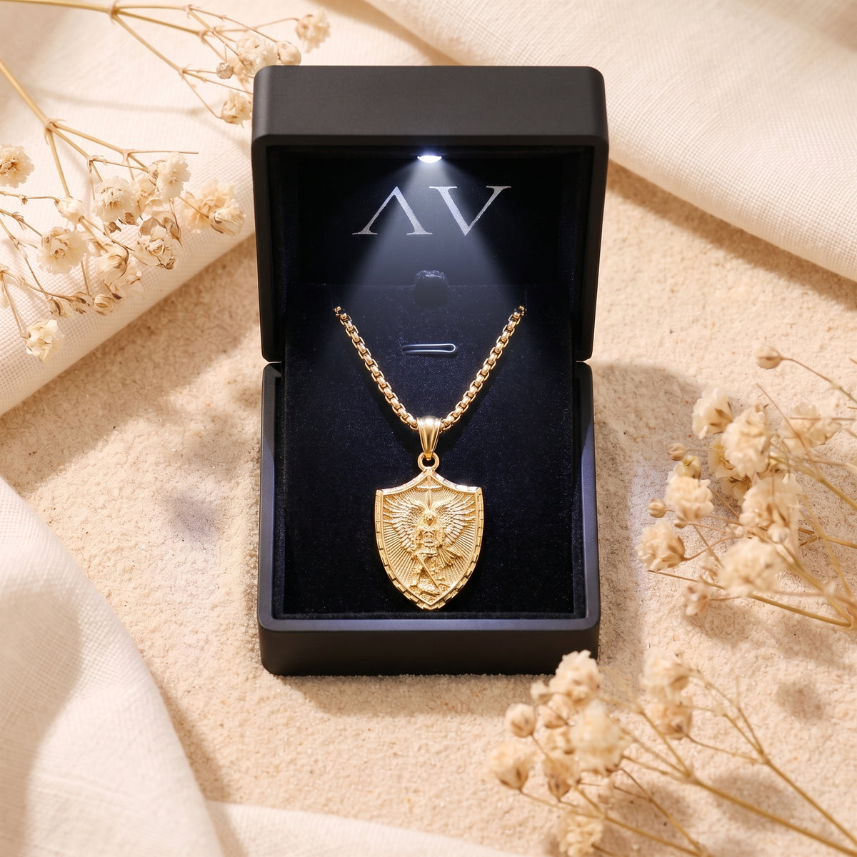 YLQ49674-cross necklace - Premium LED Gift Box Presentation