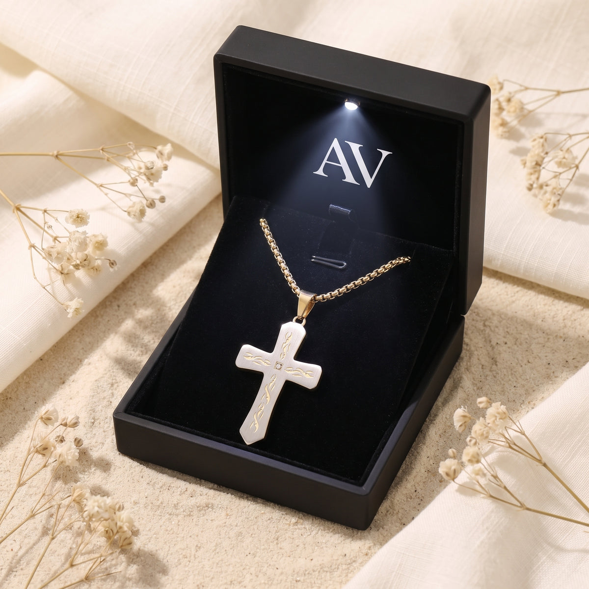 YLQ49675-cross necklace - Premium LED Gift Box Presentation