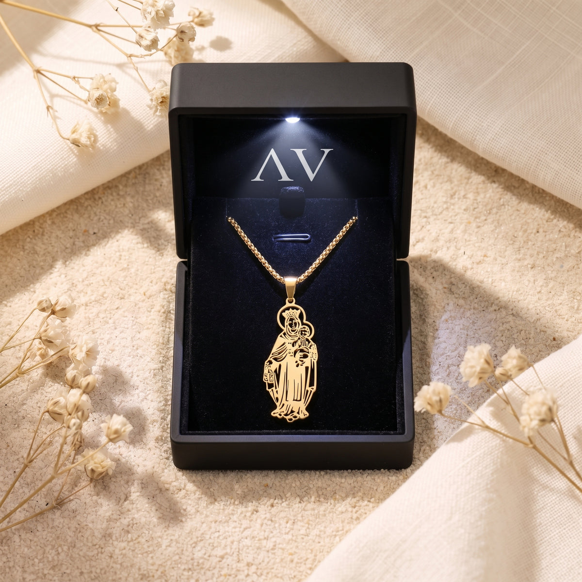 YLQ49683-cross necklace - Premium LED Gift Box Presentation