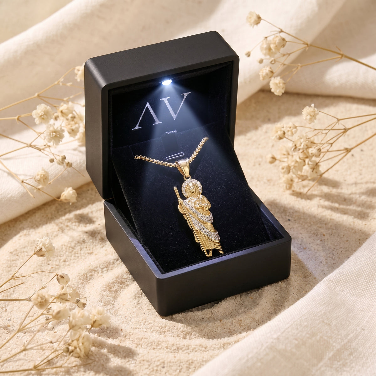 YLQ49685-cross necklace - Premium LED Gift Box Presentation