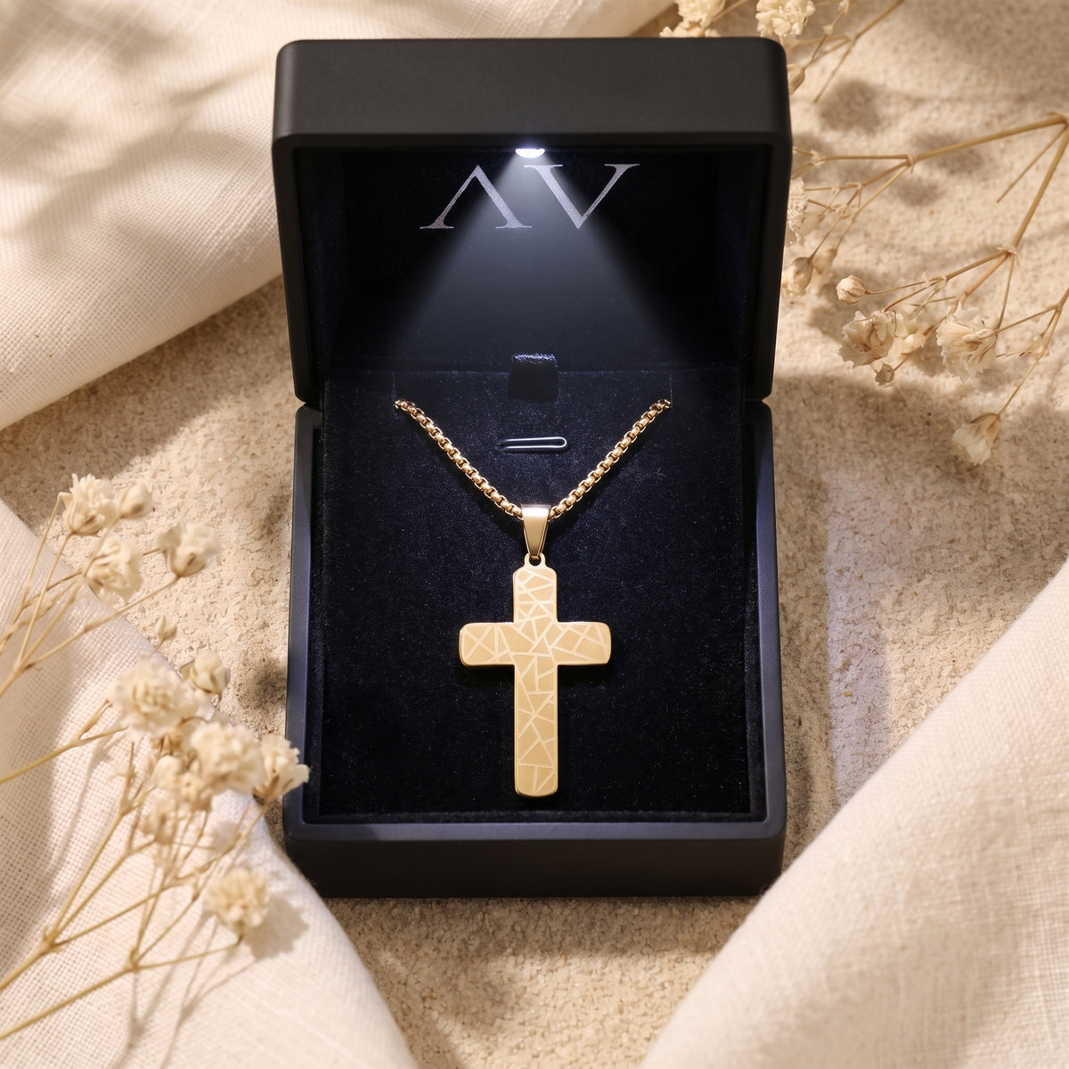 YLQ49693-cross necklace - Premium LED Gift Box Presentation