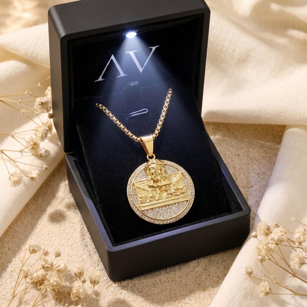 YLQ49706-cross necklace - Premium LED Gift Box Presentation