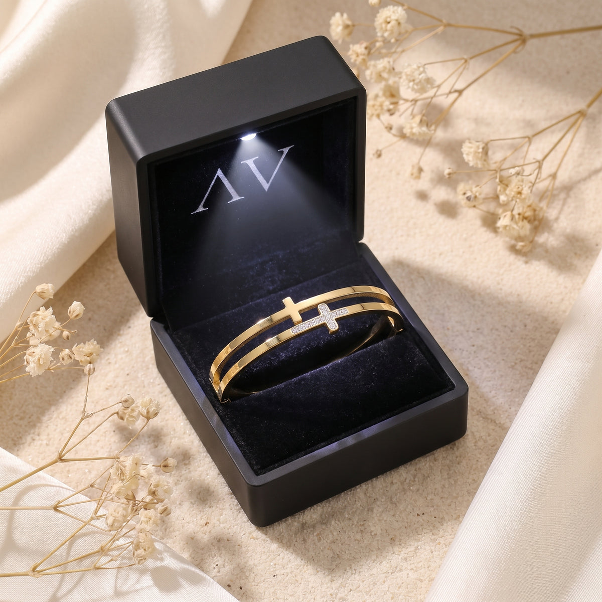 YLQ49788-bracelet - Premium LED Gift Box Presentation