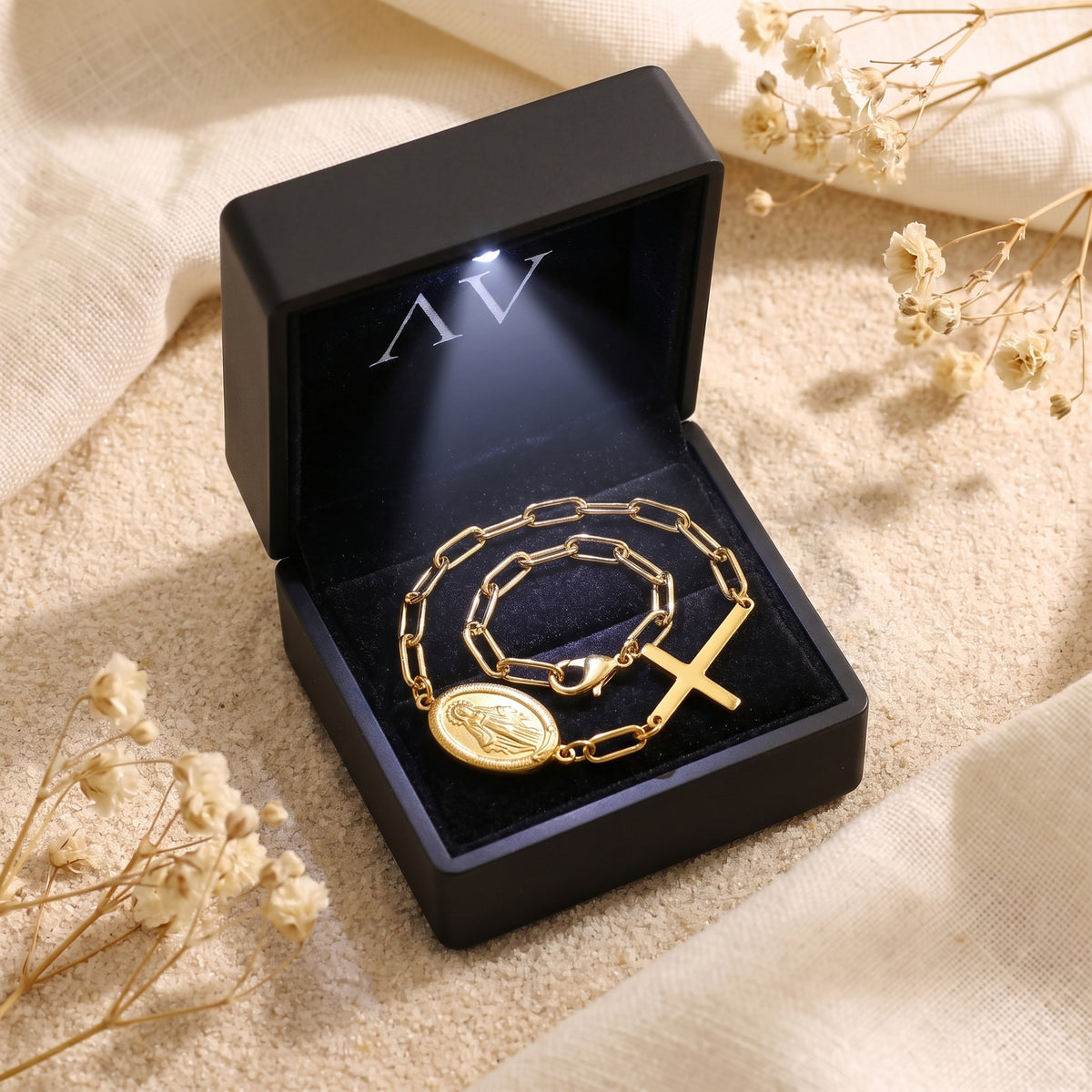 YLQ49801-bracelet - Premium LED Gift Box Presentation