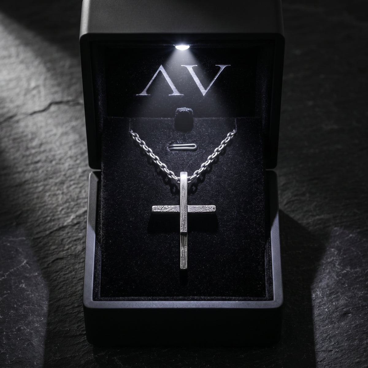 YLQ49939-Necklace - Premium LED Gift Box Presentation