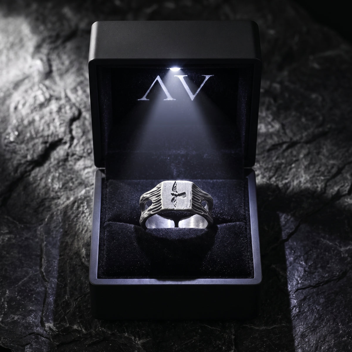 YLQ49967-rings - Premium LED Gift Box Presentation