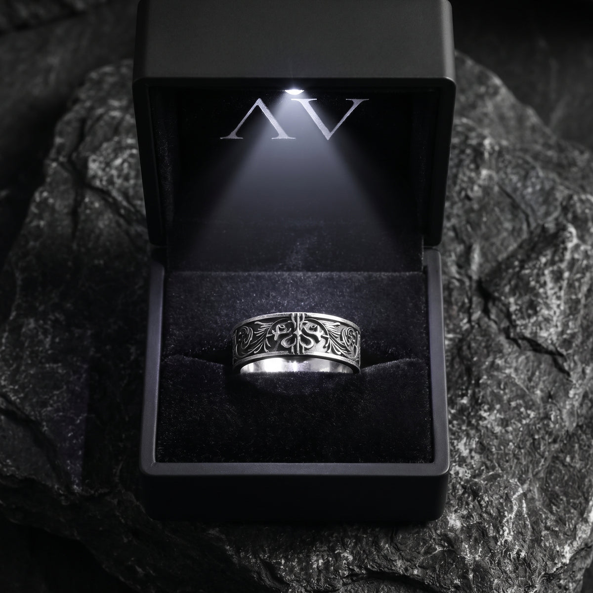 YLQ49972-rings - Premium LED Gift Box Presentation
