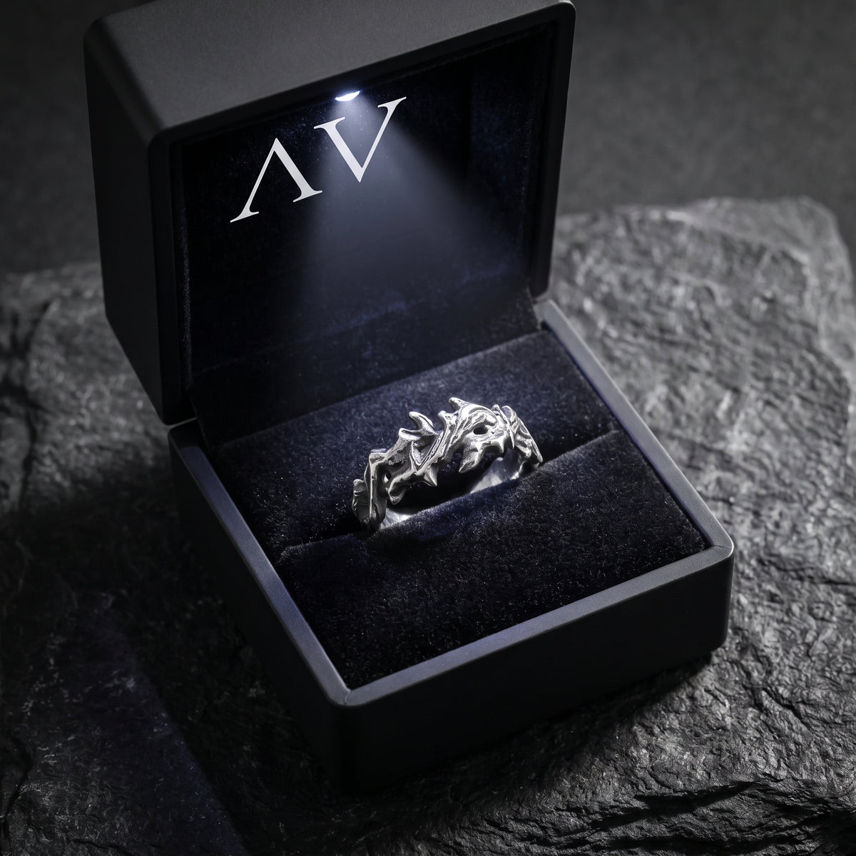 YLQ49987-rings - Premium LED Gift Box Presentation