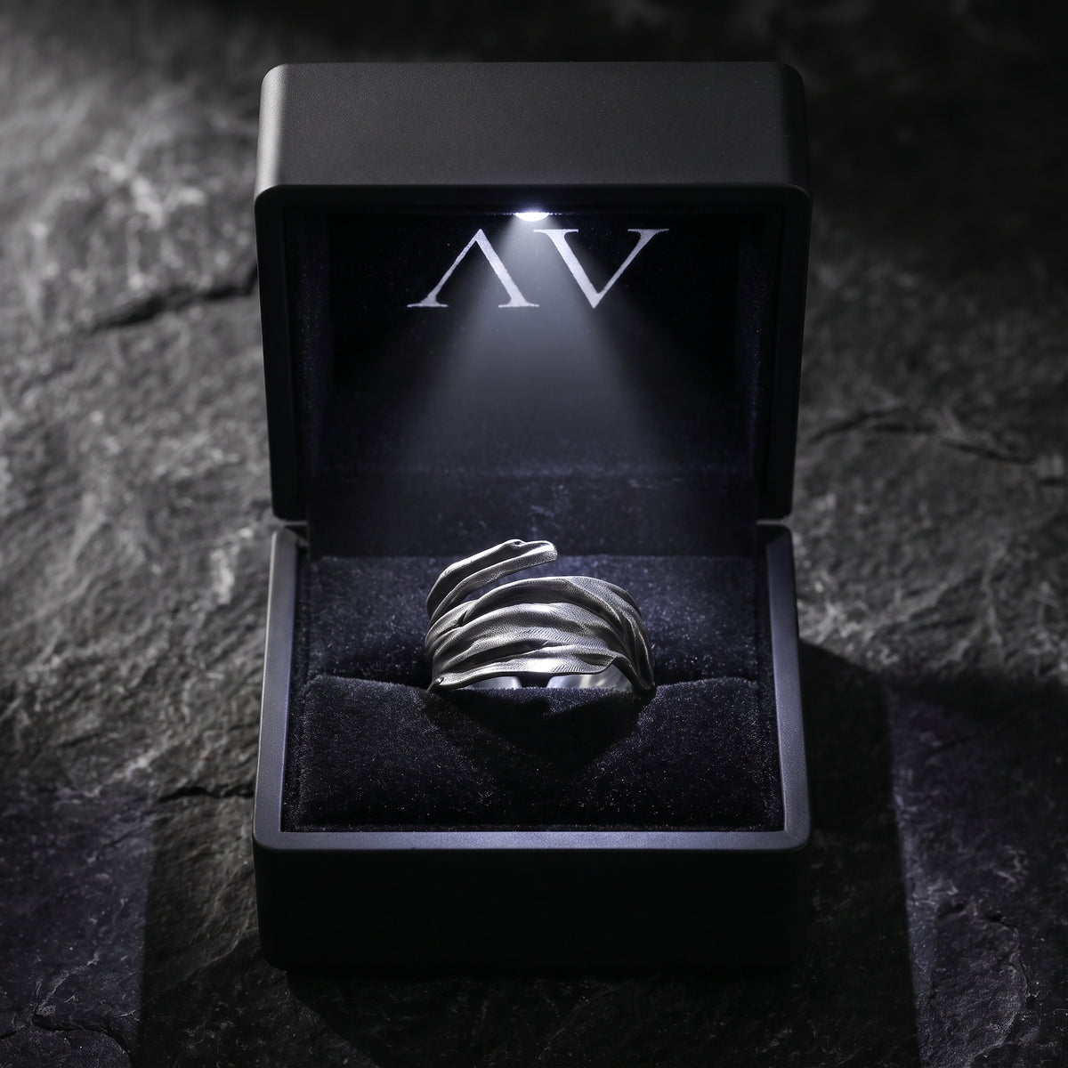 YLQ49990-rings - Premium LED Gift Box Presentation