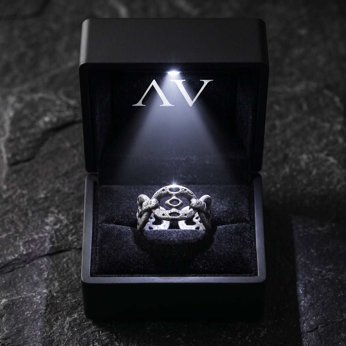 YLQ49996-rings - Premium LED Gift Box Presentation