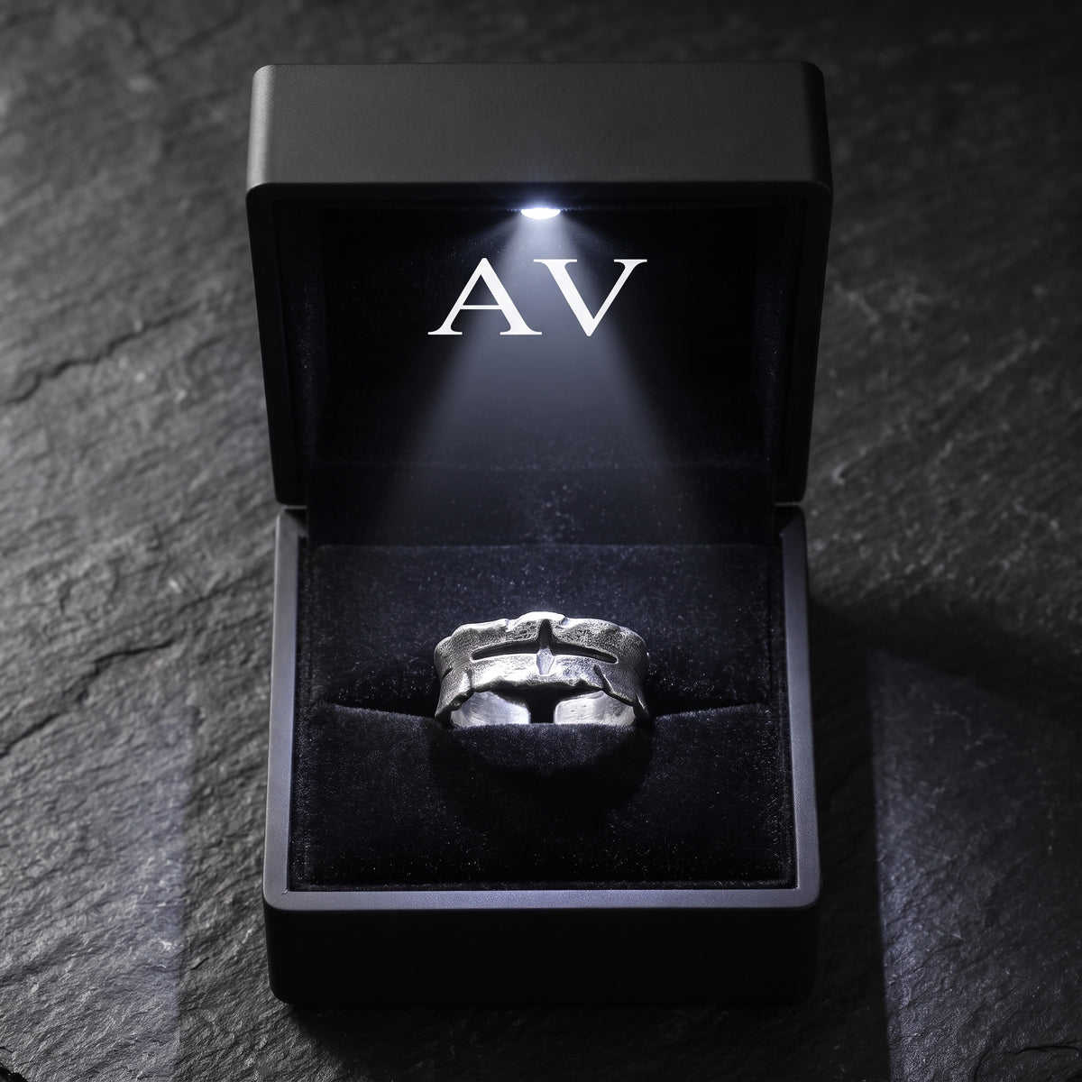 YLQ50000-rings - Premium LED Gift Box Presentation