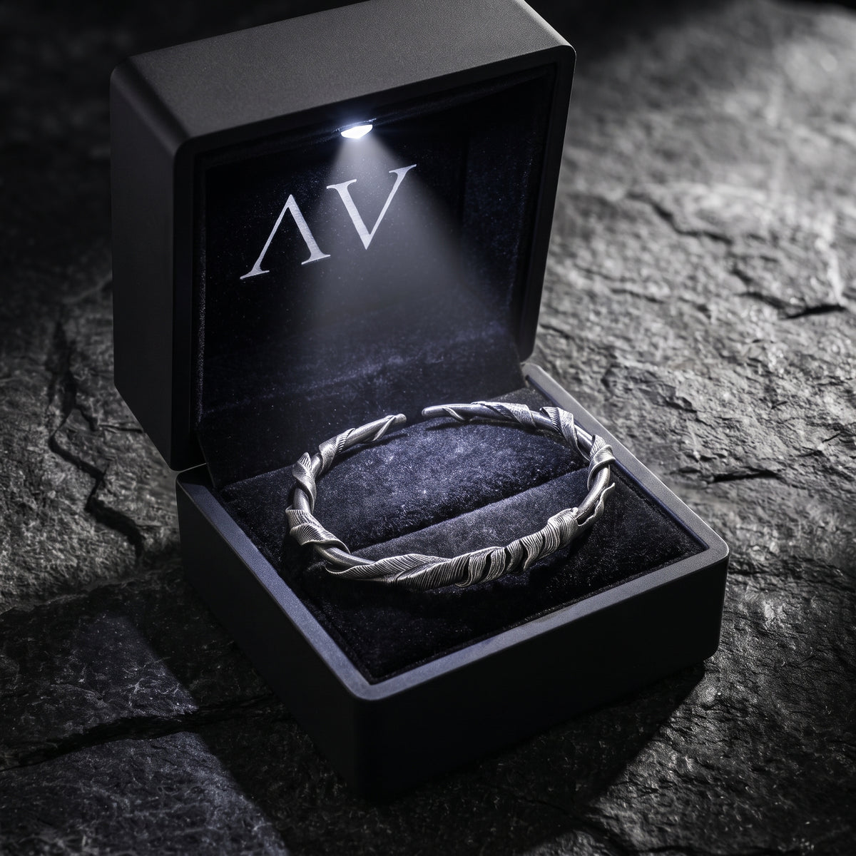 YLQ50082-bracelet - Premium LED Gift Box Presentation