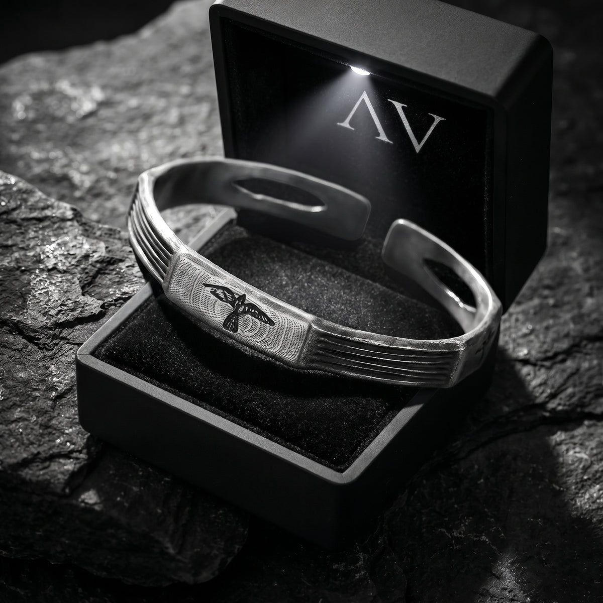 YLQ50088-bracelet - Premium LED Gift Box Presentation