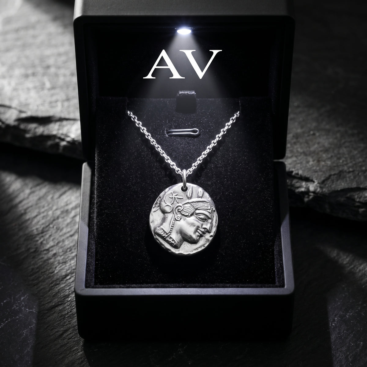 YLQ50100-Necklace - Premium LED Gift Box Presentation