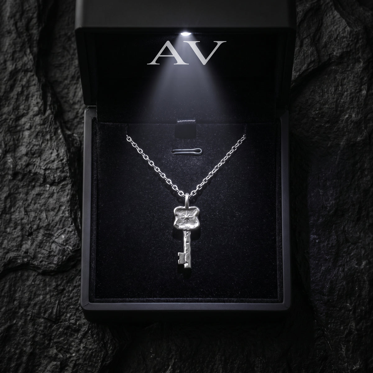 YLQ50113-Necklace - Premium LED Gift Box Presentation