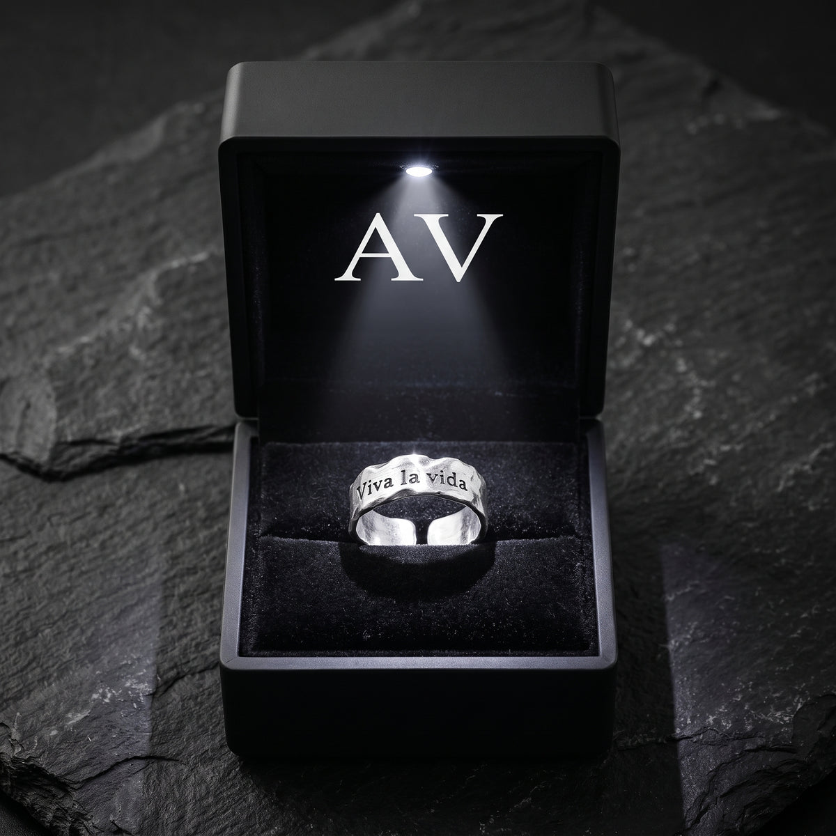 YLQ50142-rings - Premium LED Gift Box Presentation