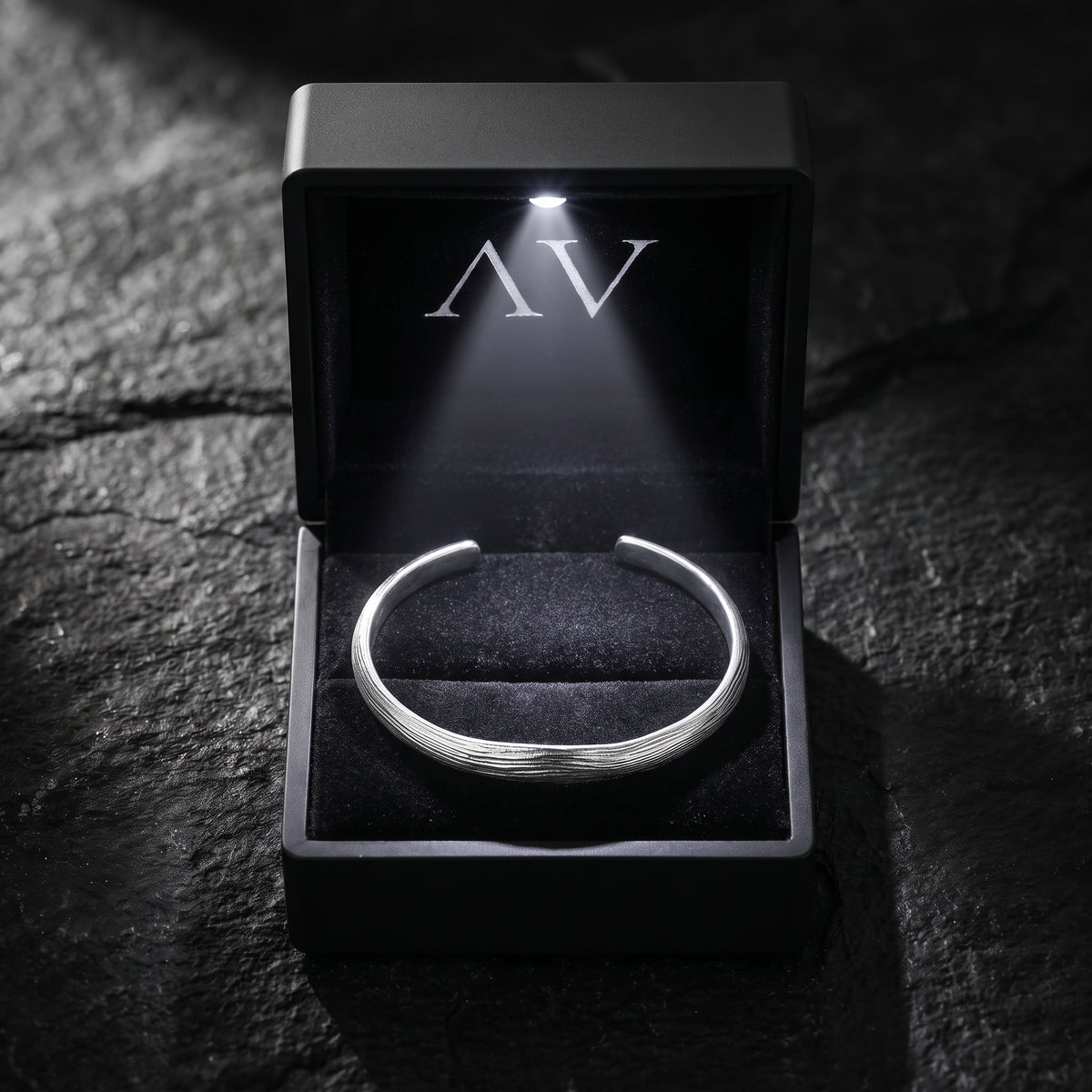 YLQ50231-bracelet - Premium LED Gift Box Presentation