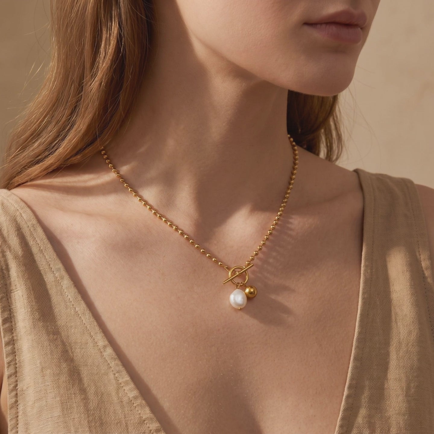 YLQ49382-NECKLACE lifestyle video