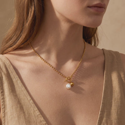 YLQ49382-NECKLACE lifestyle video