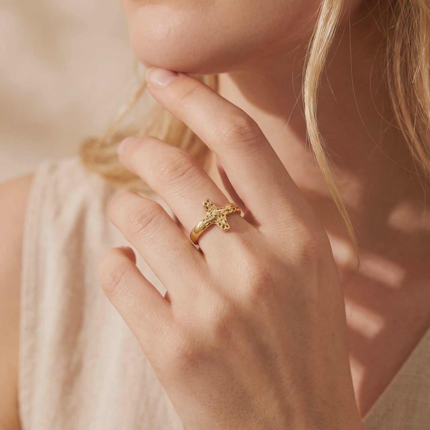 YLQ49636-ring lifestyle video