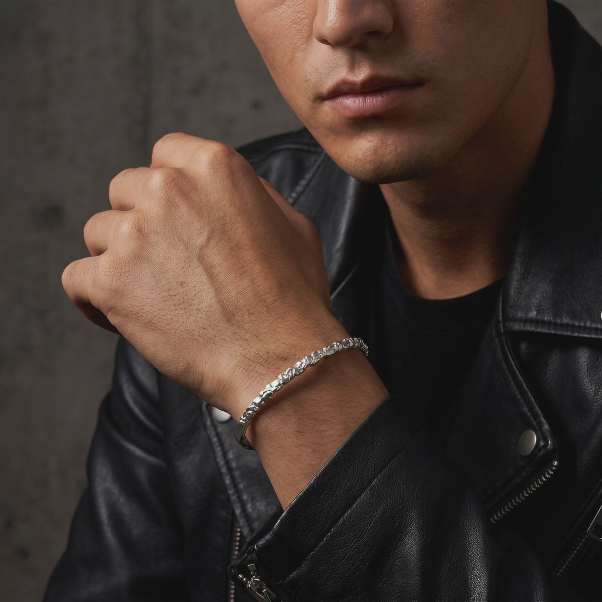 YLQ50237-bracelet lifestyle video