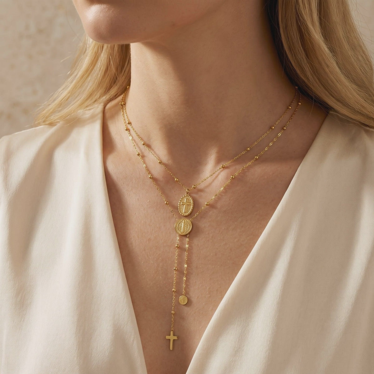 YLQ49596-cross necklace lifestyle video
