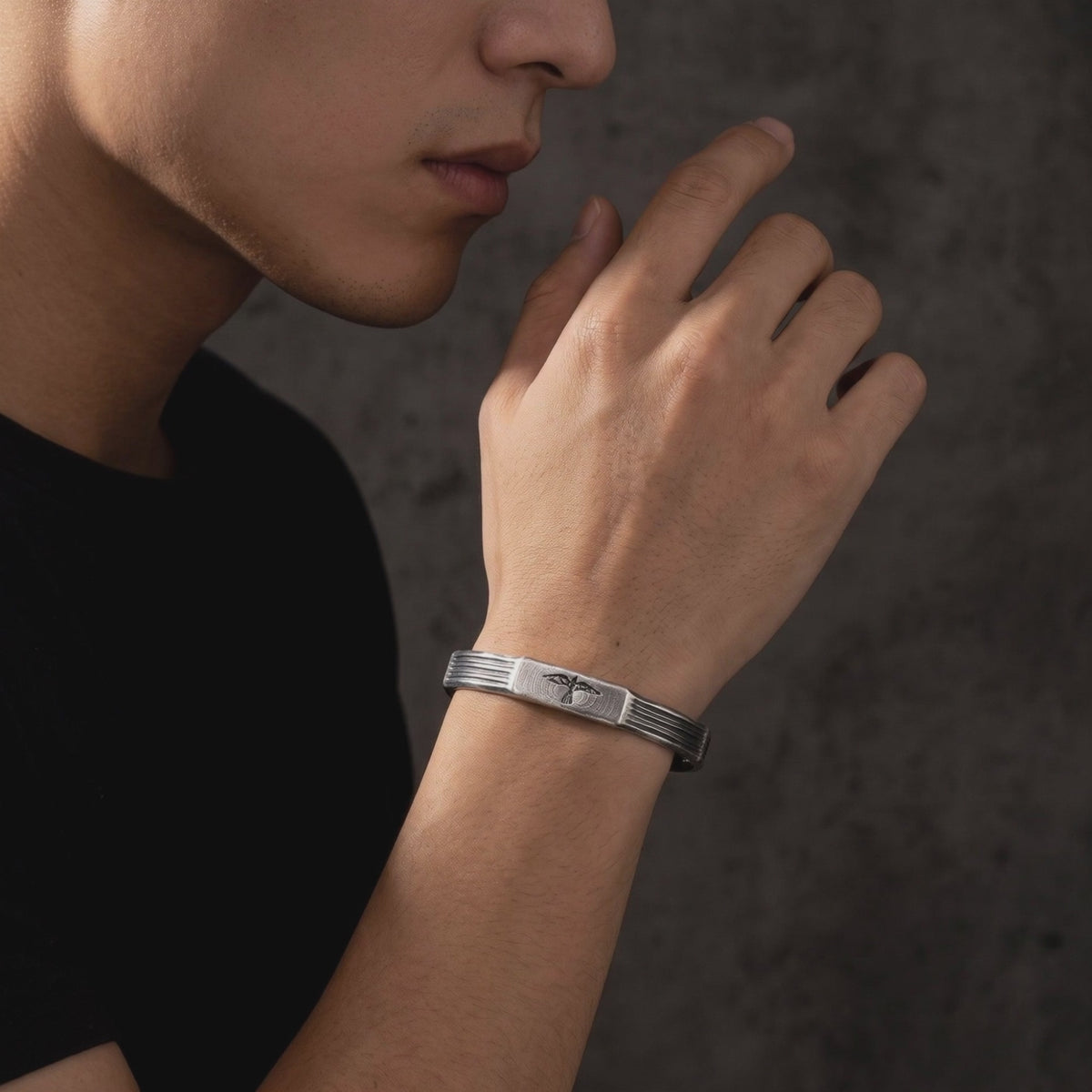 YLQ50088-bracelet lifestyle video