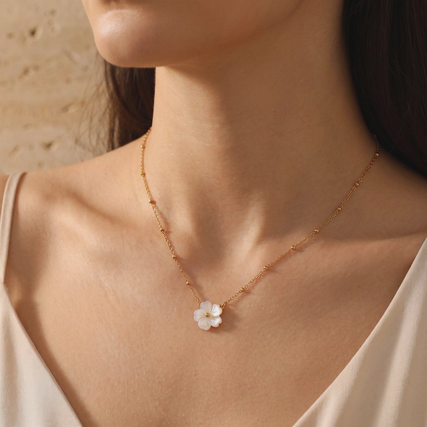 YLQ49074-NECKLACE lifestyle video