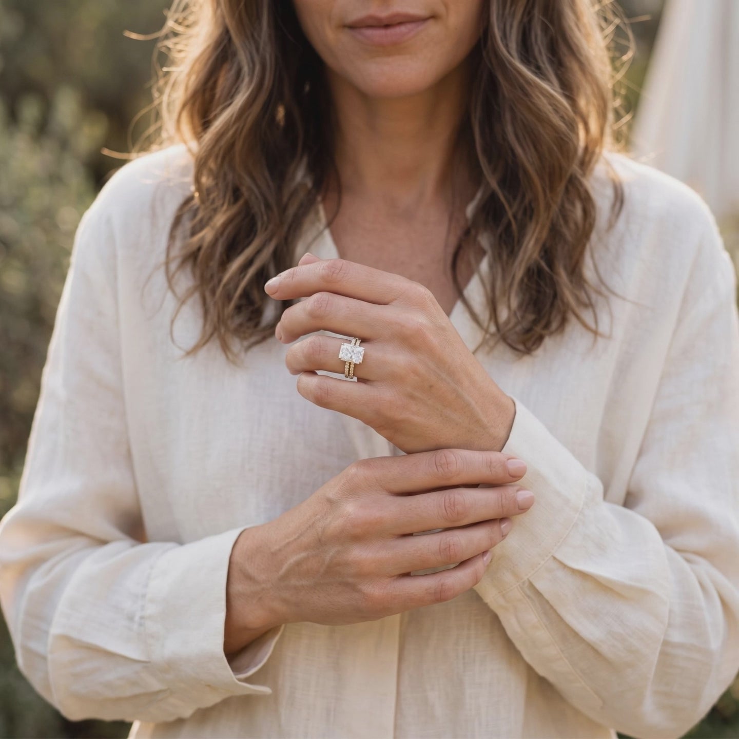Radiant Cut 2Pcs Moissanite Ring Set — Lifestyle video (10 seconds)