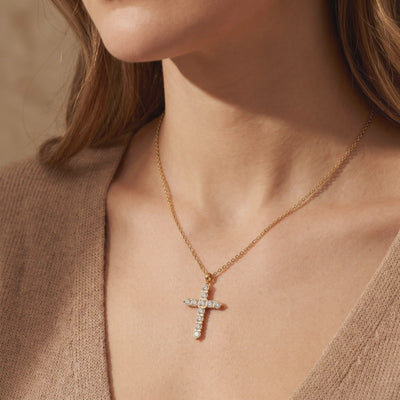 YLQ49551-cross necklace lifestyle video