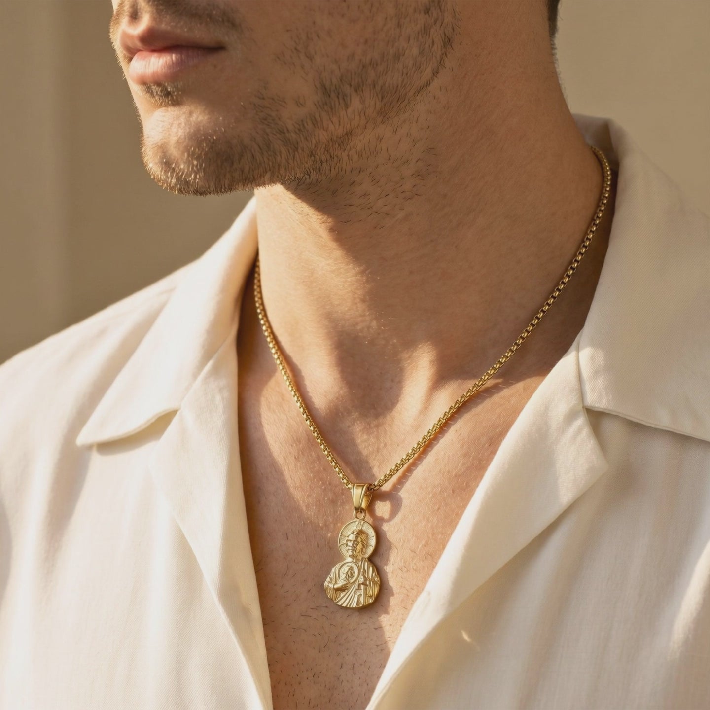YLQ49703-cross necklace lifestyle video