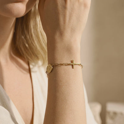 YLQ49801-bracelet lifestyle video