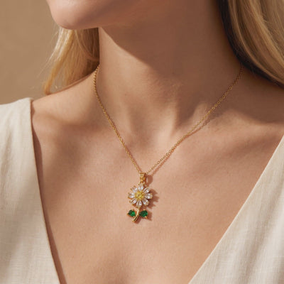 YLQ49201-NECKLACE lifestyle video