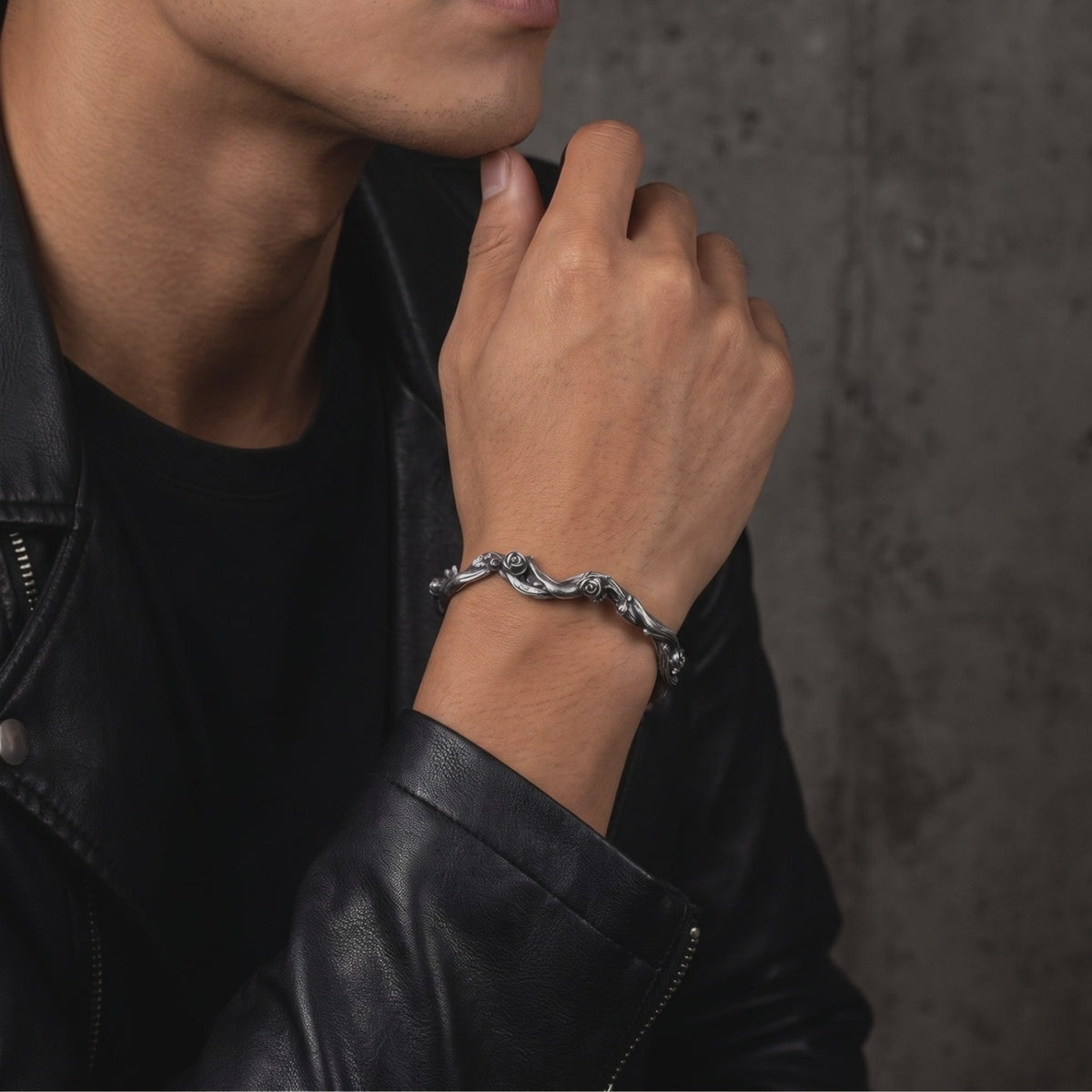 YLQ50089-bracelet lifestyle video