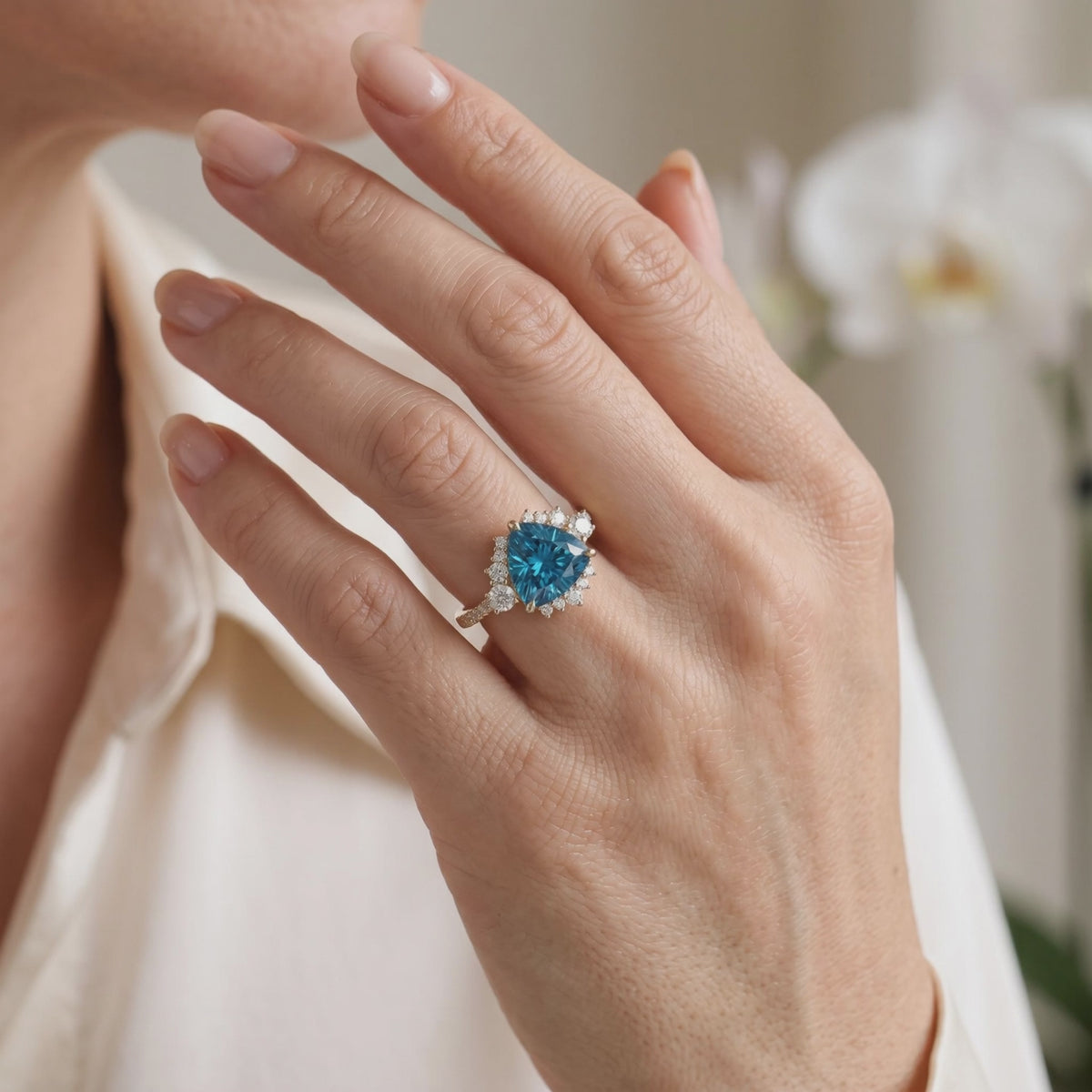 AI0010-TRI-1.5CT-PAVE-SOLIT lifestyle video
