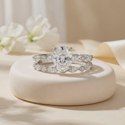 Oval Cut 2Pcs Moissanite Ring Set — Hero video (10 seconds)