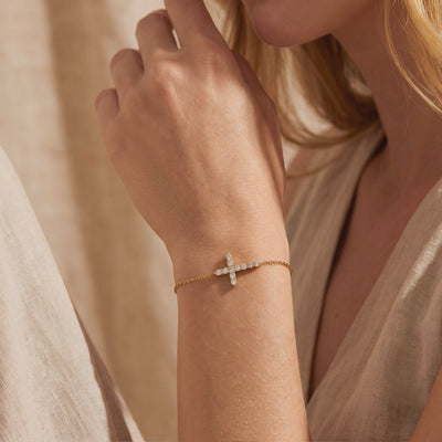 YLQ49602-bracelet lifestyle video