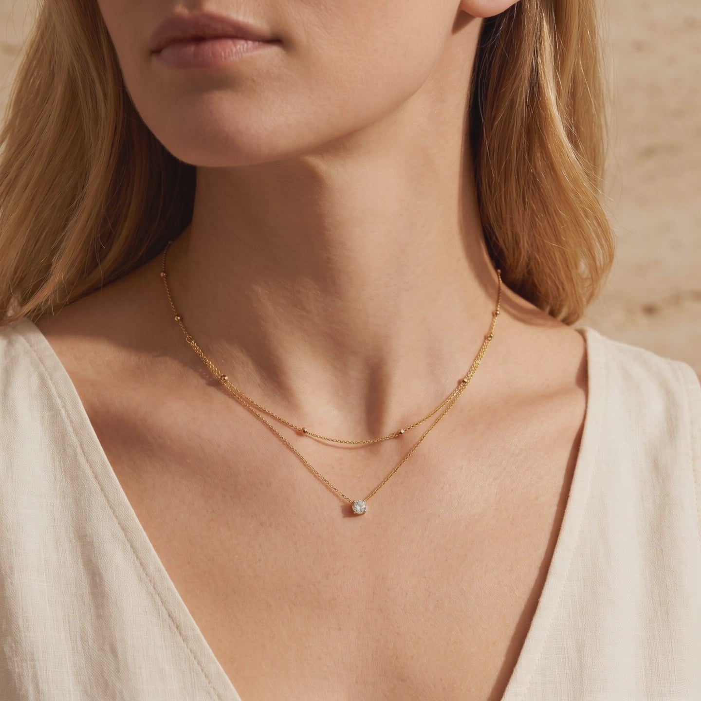 YLQ49368-NECKLACE lifestyle video