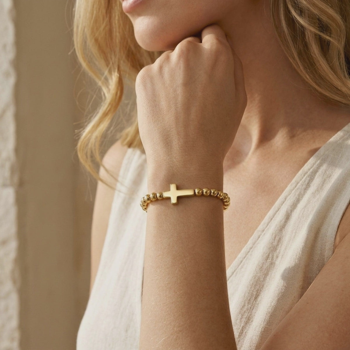 YLQ49814-bracelet lifestyle video