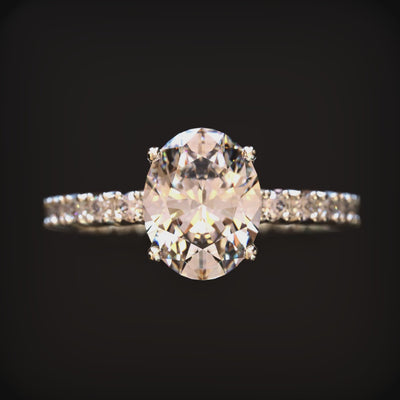 A video of the Amorette 14K solid gold ring with oval moissanite.